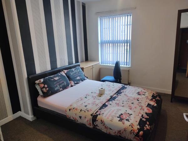 ref Os, Best rooms near City Centre, University & QMC, Buchen Sie  Nottingham Nottinghamshire