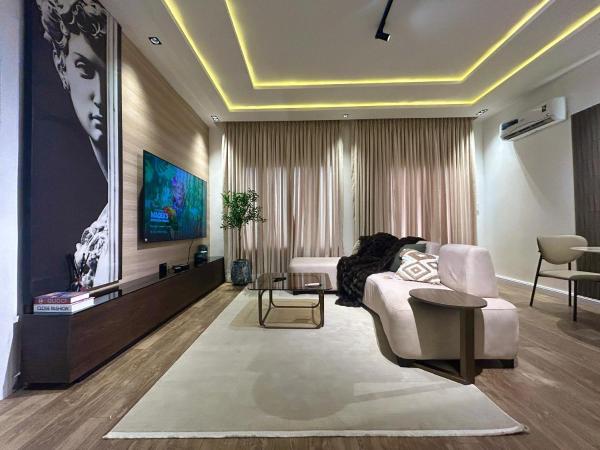 Charleys Oasis, Buchen Sie  Hotels mit Pool in Lagos, Schwimmbad