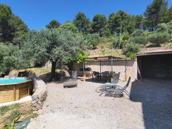 Rez de Villa de charme -Villa Esala, Prenota  Hotel a Alvernia con parcheggio, Parcheggio