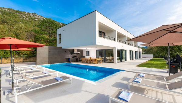 Villa Adria Blue by Villas Holiday, Buchen Sie  Hotels mit Pool in Kvarner-Bucht, Schwimmbad
