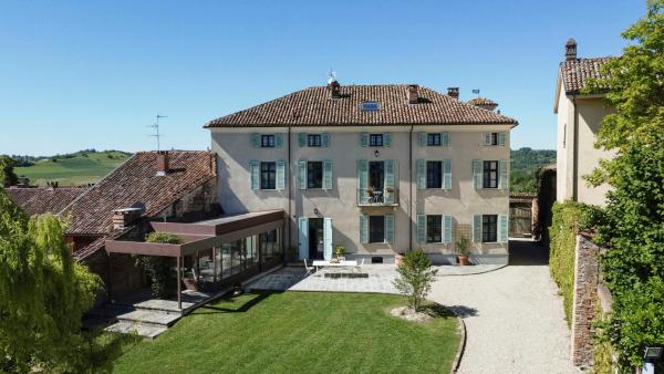 Historic Villa In The Monferrato Villages, Buchen Sie  Colcavagno Piemont