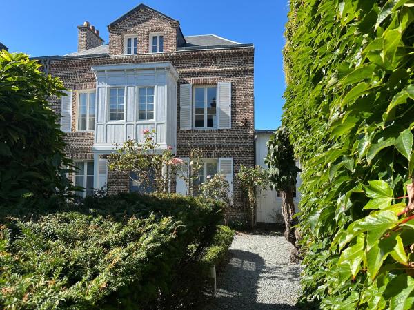 Villa La Renaissance - Etretat, Book  Upper Normandy Hotels with a Parking, Parking