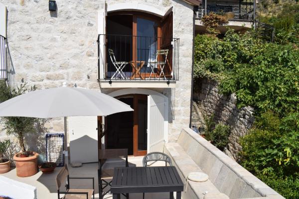 Unique stone apartment Villa M, Book Apartment Budva 