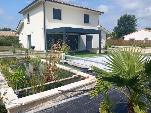 Villa des 3 Eaux, Prenota  Hotel con piscina a Medoc, Piscina