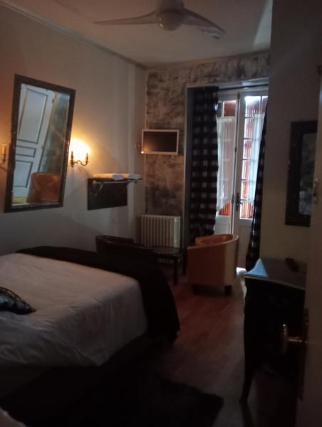 lauthentique, Prenota  Saint-Amand-Montrond 