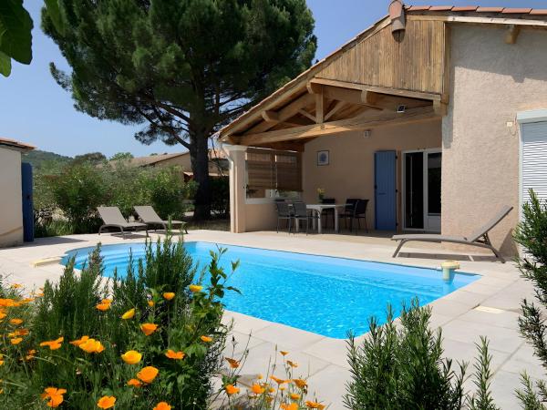 Gîte La Villa LEspinas, Prenota  Hotel a Alvernia con parcheggio, Parcheggio