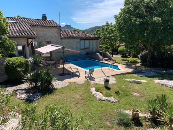 La Peireta- maison éco responsable, Prenota  Hotel con piscina a Alvernia, Piscina