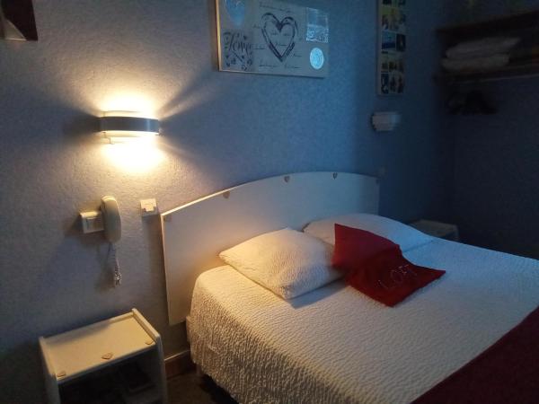 Chambre Love, Réserver  Hôtels à Limoux avec parking, Parking