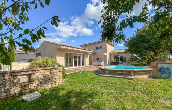 Villa de luxe MASADRIM aux portes dUzès, Buchen Sie  Hotels in Gard mit Parkplatz, Parkplätze