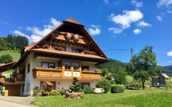 Felsenhof Simonswald, Reserva ahora  Hoteles en Simonswald con aparcamiento, Aparcamiento