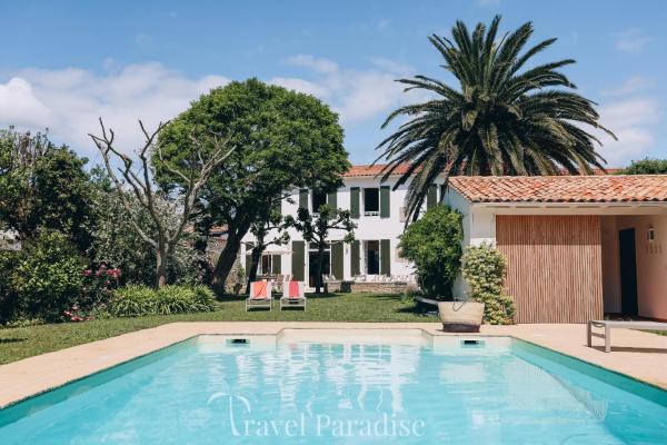 Villa Phoenix, Prenota  Hotel a Aquitania con piscina, Piscina