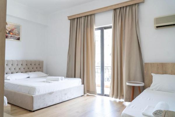 Sunny Days Hotel, Buchen Sie  Hotels in Qark Vlora mit Parkplatz, Parkplätze