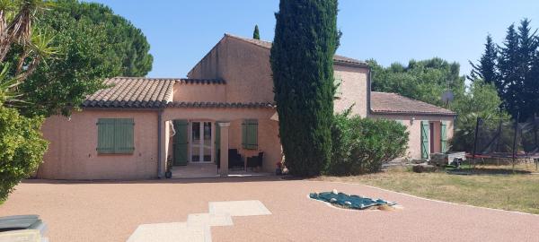 Villa Nizas Enchantée, Réserver  Nizas Languedoc-Roussillon