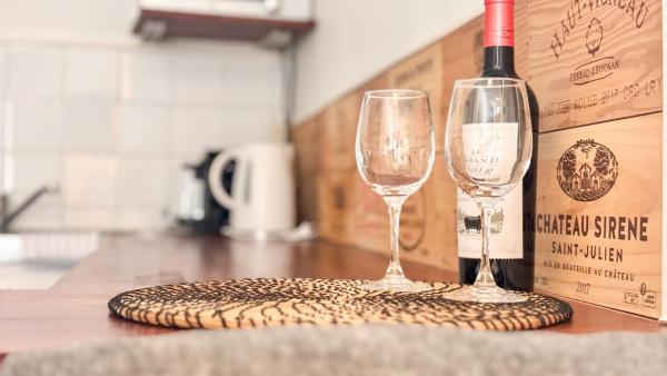 Elegant Home in Bordeaux s Old Town, Reserva ahora  Hoteles en Aquitania con aparcamiento, Aparcamiento