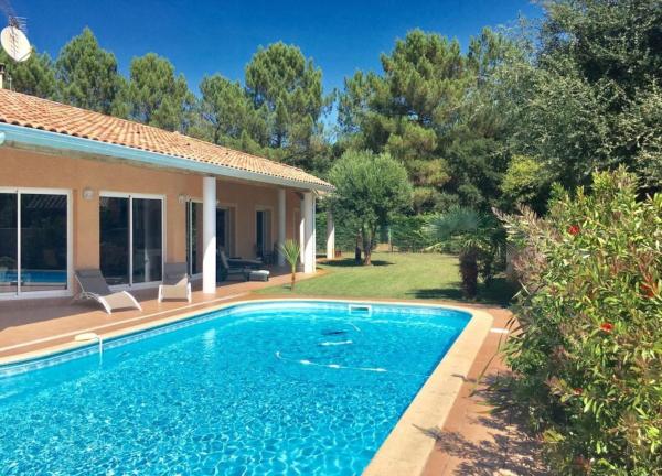Villa Temara à Soustons Plage , piscine , Golf, Lac Marin, Reserva ahora  Hoteles en Aquitania con aparcamiento, Aparcamiento