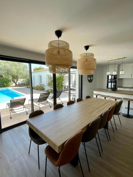 Villa Rivedoux-Plage Ile de Ré avec piscine, Reserva ahora  Hoteles en Aquitania con aparcamiento, Aparcamiento