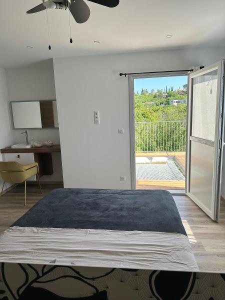 Villa Catamaran, Prenota  Hotel a Alvernia con parcheggio, Parcheggio