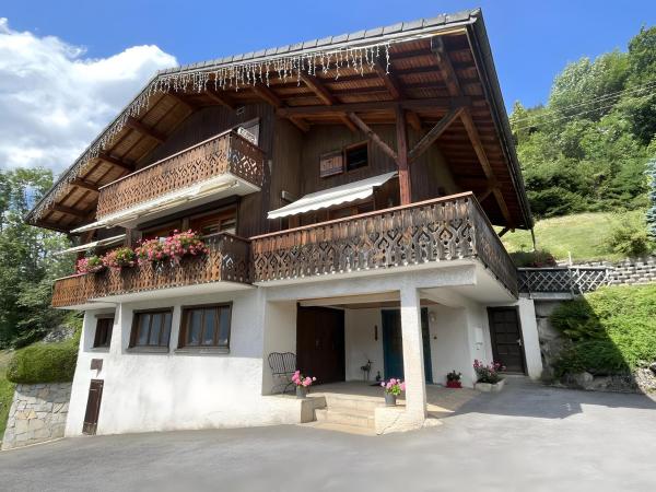 Chalet Arnica, Prenota Chalet Hotel a Alvernia con parcheggio, Parcheggio