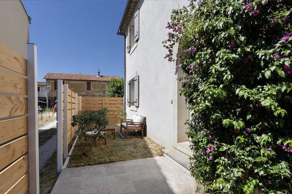 Villa proche dAvignon, Prenota  Hotel a Le Pontet con parcheggio, Parcheggio