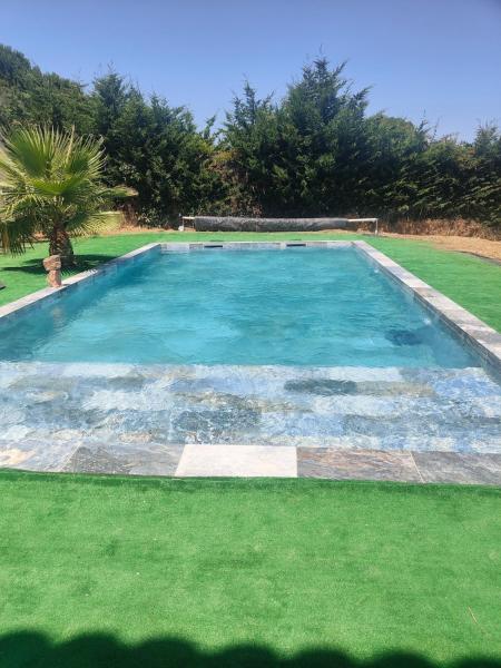 Villa climatisée avec grande piscine, Réserver  Le Pouget Languedoc-Roussillon