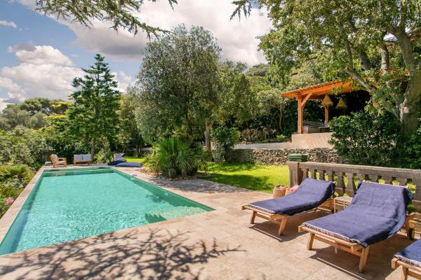 Villa sur Le Mont St Clair Sete, Réserver  Hôtels à Étang de Thau avec piscine, Piscine
