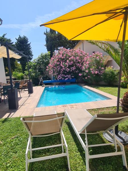 Villa KAMARO, Prenota  Hotel con piscina a Valchiusa, Piscina