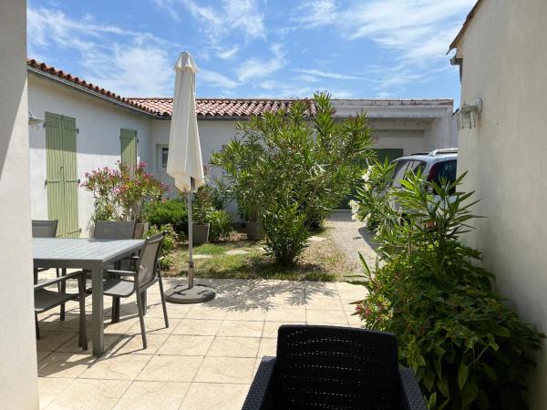 Villa Odouardes, Reserva ahora  Hoteles en Aquitania con aparcamiento, Aparcamiento