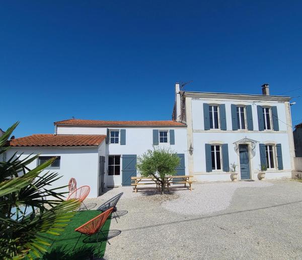 Villa Nodesia, Reserva ahora  Hoteles en Aquitania con aparcamiento, Aparcamiento