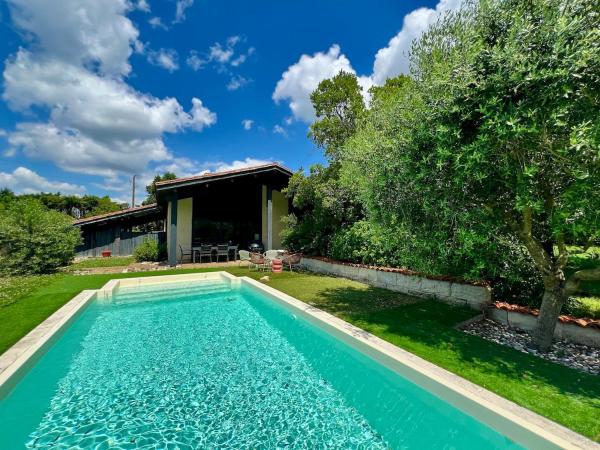 Magnifique Villa en Dordogne Piscine chauffée, Prenota  Saint-Aulaye-Puymangou 