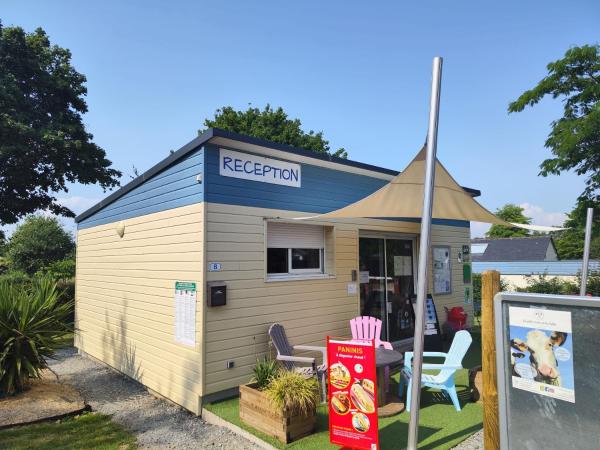 Camping les Rives de Vilaine - proche Barrage dArzal - Calme et Nature, Prenota  Hotel a Bretagna con parcheggio, Parcheggio