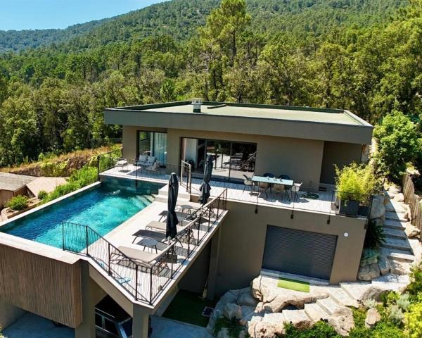 Villa neuve perchée - Vue splendide, Réserver  Zonza 