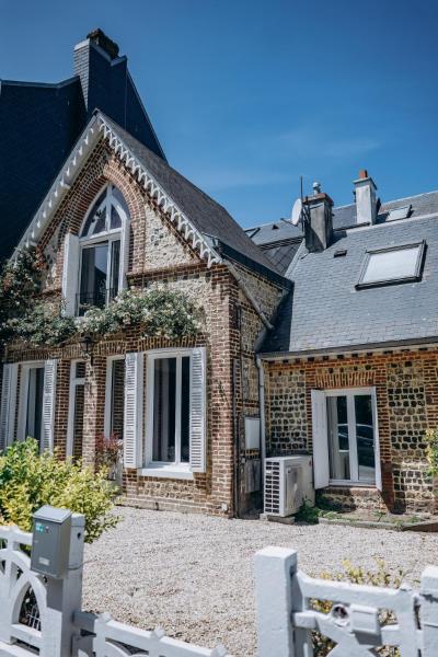 Villa d\Horus, places de parking privées, 500m de la mer, Book  Upper Normandy Hotels with a Parking, Parking