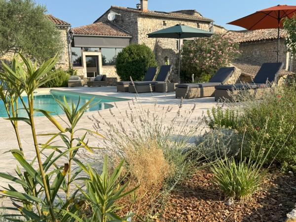 Maison Casamande & SPA - Luxe et sérénité dans un domaine damandiers, Réserver  Bouquet Languedoc-Roussillon