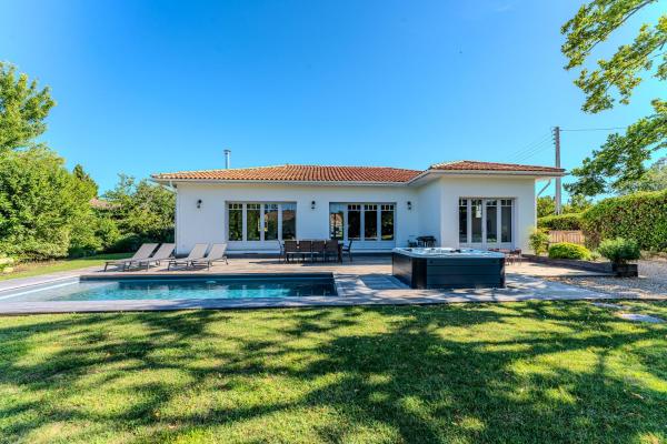 Villa Ostreia - Oasis Familiale, Reserva ahora  Hoteles en Aquitania con aparcamiento, Aparcamiento