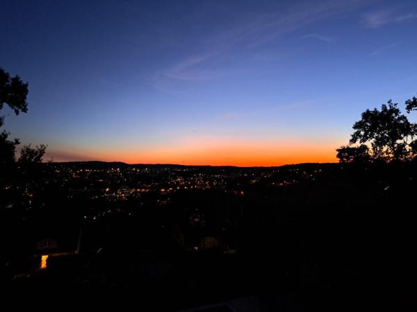 Brive, La Villa Bellevue, Buchen Sie  Hotels in Limousin mit Parkplatz, Parkplätze