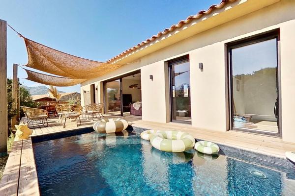 La Villa Geneviève, Maison 6 personnes avec piscine, Réserver  Calenzana 