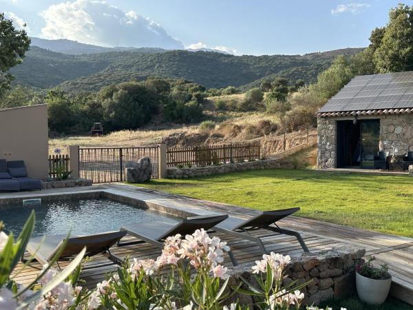 Villa in nature & heated pool - Figari, Réserver  Figari 