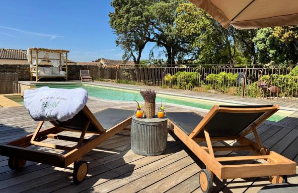 Bastide des Oliviers, Buchen Sie  Hotels in Castillon-du-Gard mit Parkplatz, Parkplätze