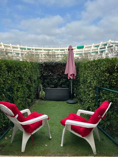 Au Pacific Studio avec jardin à 3 mn des plages, Réserver  La Grande Motte Camargue