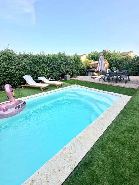 Villa du Paradis, Prenota  Hotel con piscina a Alvernia, Piscina