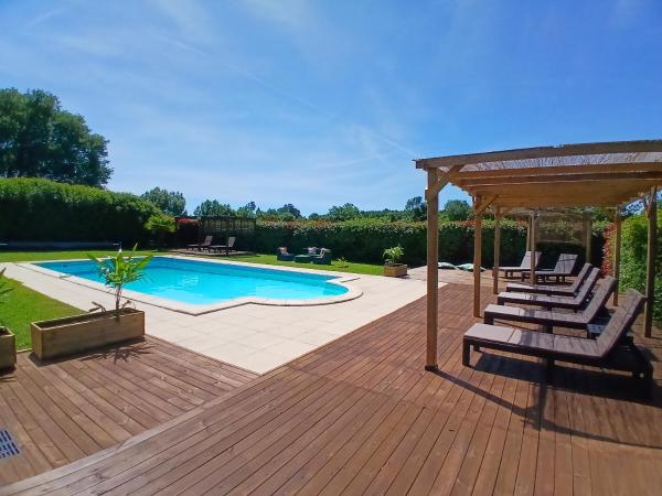La Vieille Fromagerie, Prenota  Hotel con piscina a Alvernia, Piscina