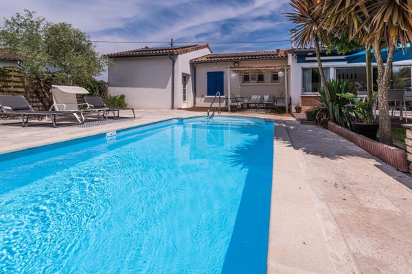 Villa Zenorya, Reserva ahora  Hoteles en Aquitania con aparcamiento, Aparcamiento