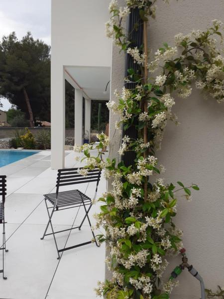 Pin DEpice, Réserver  Hôtels à Étang de Thau avec piscine, Piscine