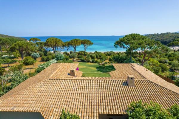 Villa Blù 190m2, 12 pers, pieds dans leau vue mer, Réserver  Zonza 