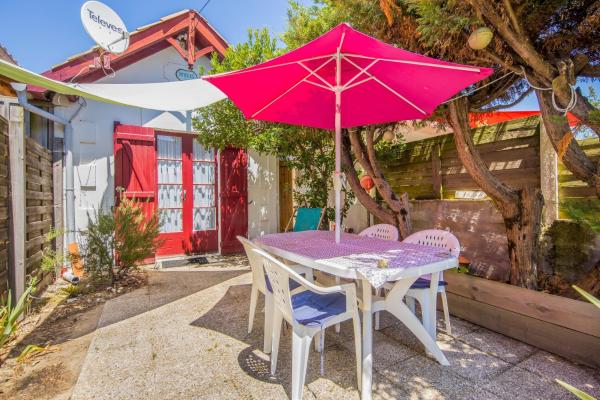 Villa Mysis - Lacanau Océan, Reserva ahora  Hoteles en Aquitania con aparcamiento, Aparcamiento