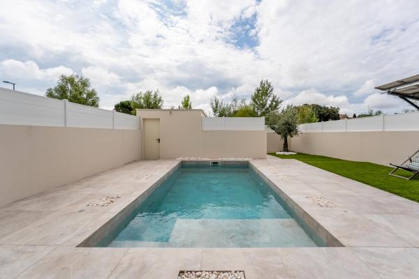 Villa climatisée avec piscine et stationnements, Prenota  Vendargues Hérault