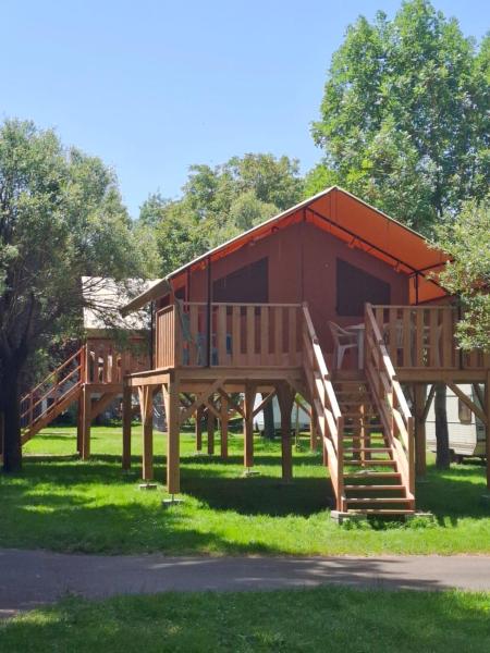 Camping Au Bord de Loire, Reserva ahora  Hoteles en Centro con aparcamiento, Aparcamiento