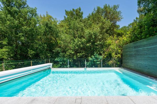 Villa Piscine Entre Lac et Océan, Reserva ahora  Hoteles en Aquitania con aparcamiento, Aparcamiento