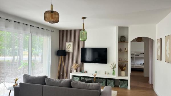 Villa Oyat entre foret et océan, Reserva ahora  Hoteles en Aquitania con aparcamiento, Aparcamiento