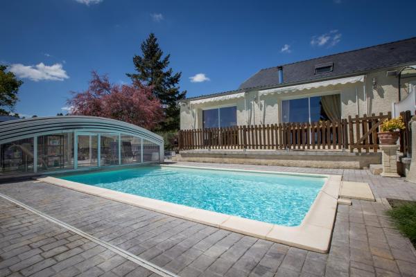 Chambre dhôtes au Domaine de la Moretie, Prenota  Hotel con piscina a Cublac, Piscina